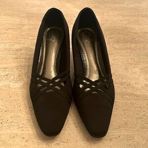 Life Stride Microfiber Black Pumps - Size 10M